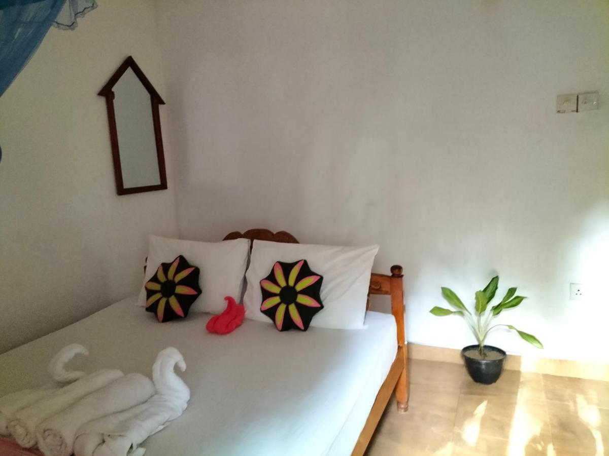 הבאראנה Sanjana Home Stay מראה חיצוני תמונה