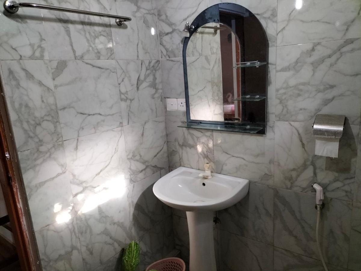 הבאראנה Sanjana Home Stay מראה חיצוני תמונה