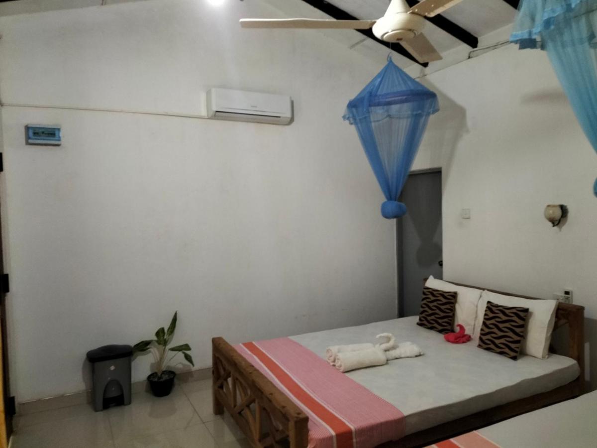 הבאראנה Sanjana Home Stay מראה חיצוני תמונה