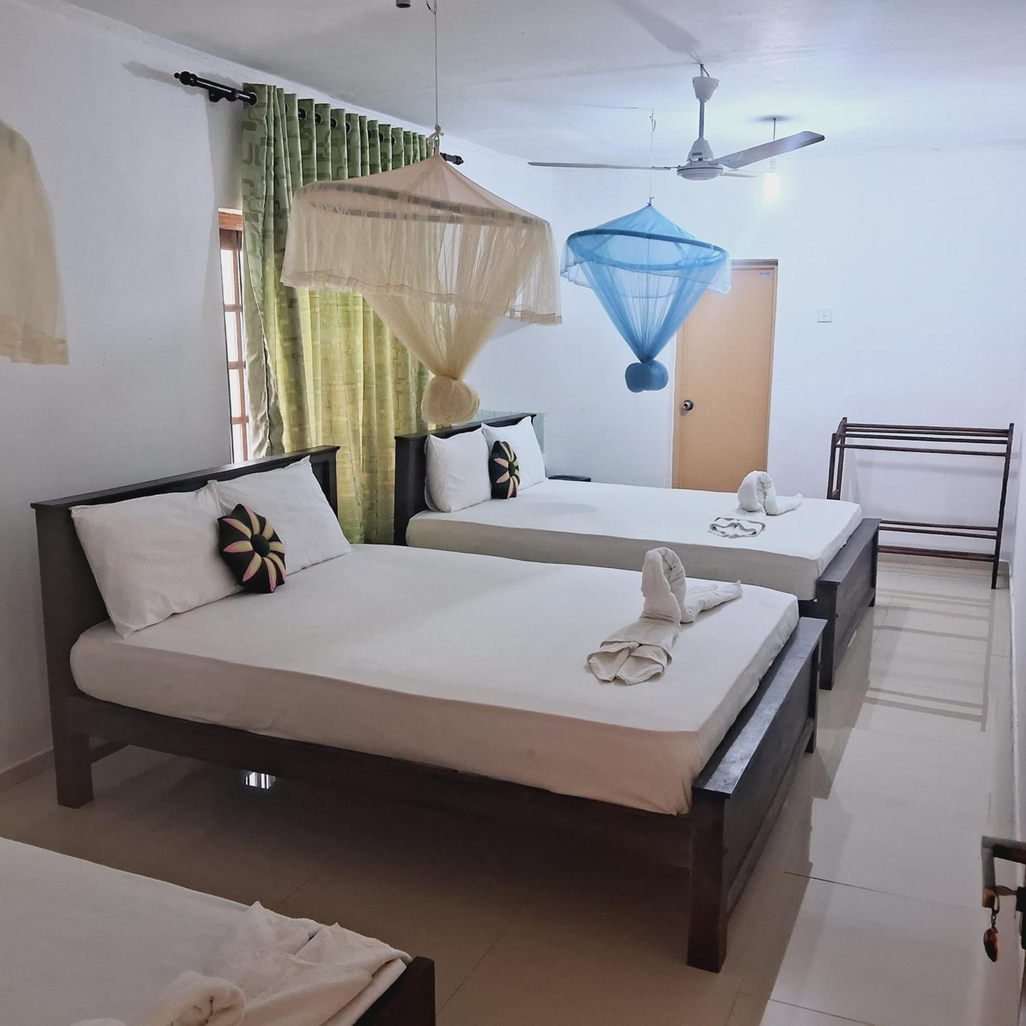 הבאראנה Sanjana Home Stay מראה חיצוני תמונה