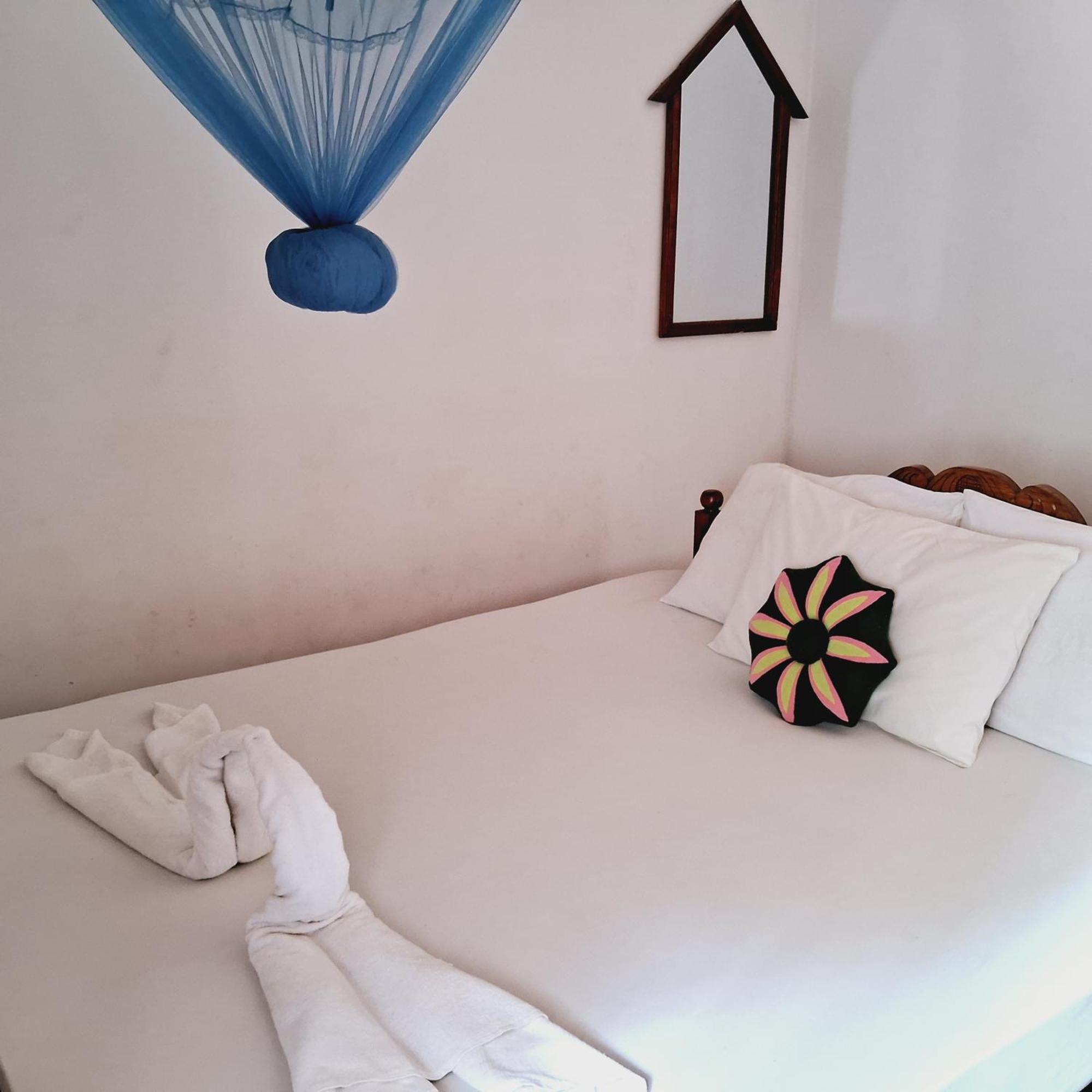 הבאראנה Sanjana Home Stay מראה חיצוני תמונה