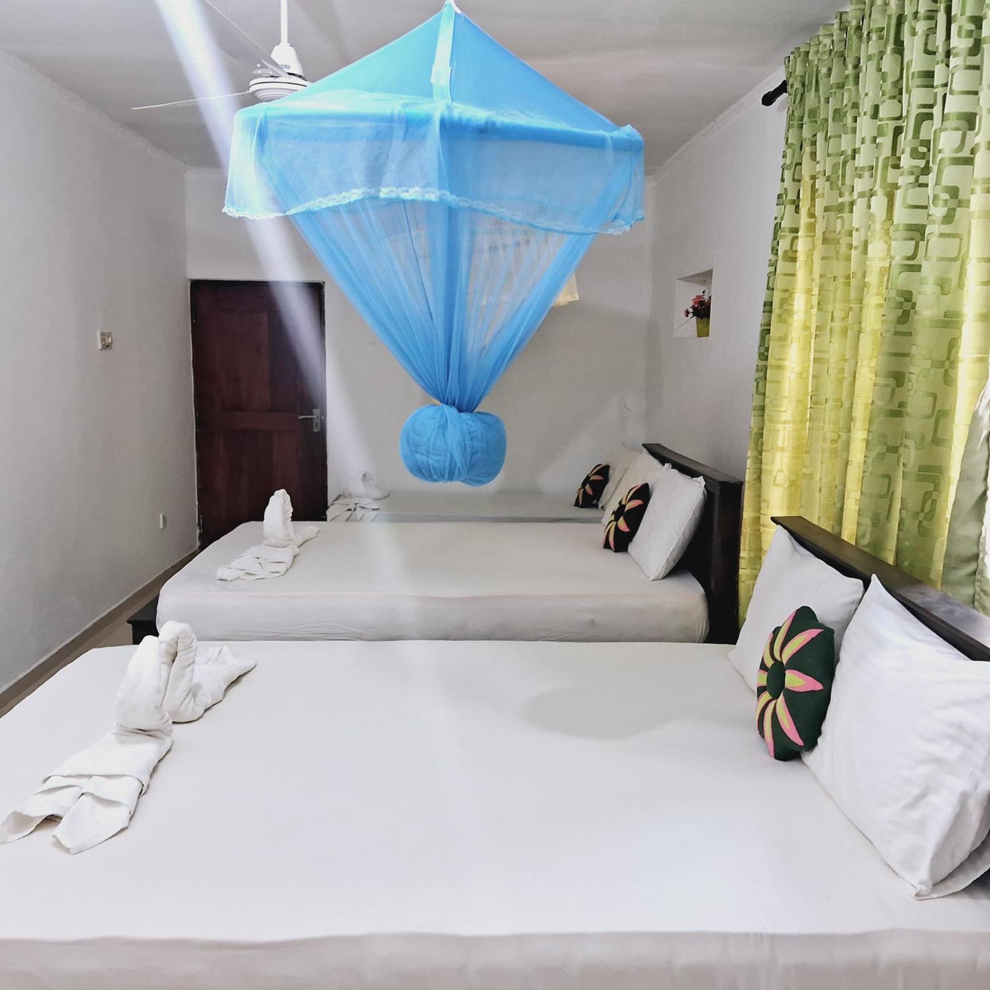 הבאראנה Sanjana Home Stay מראה חיצוני תמונה
