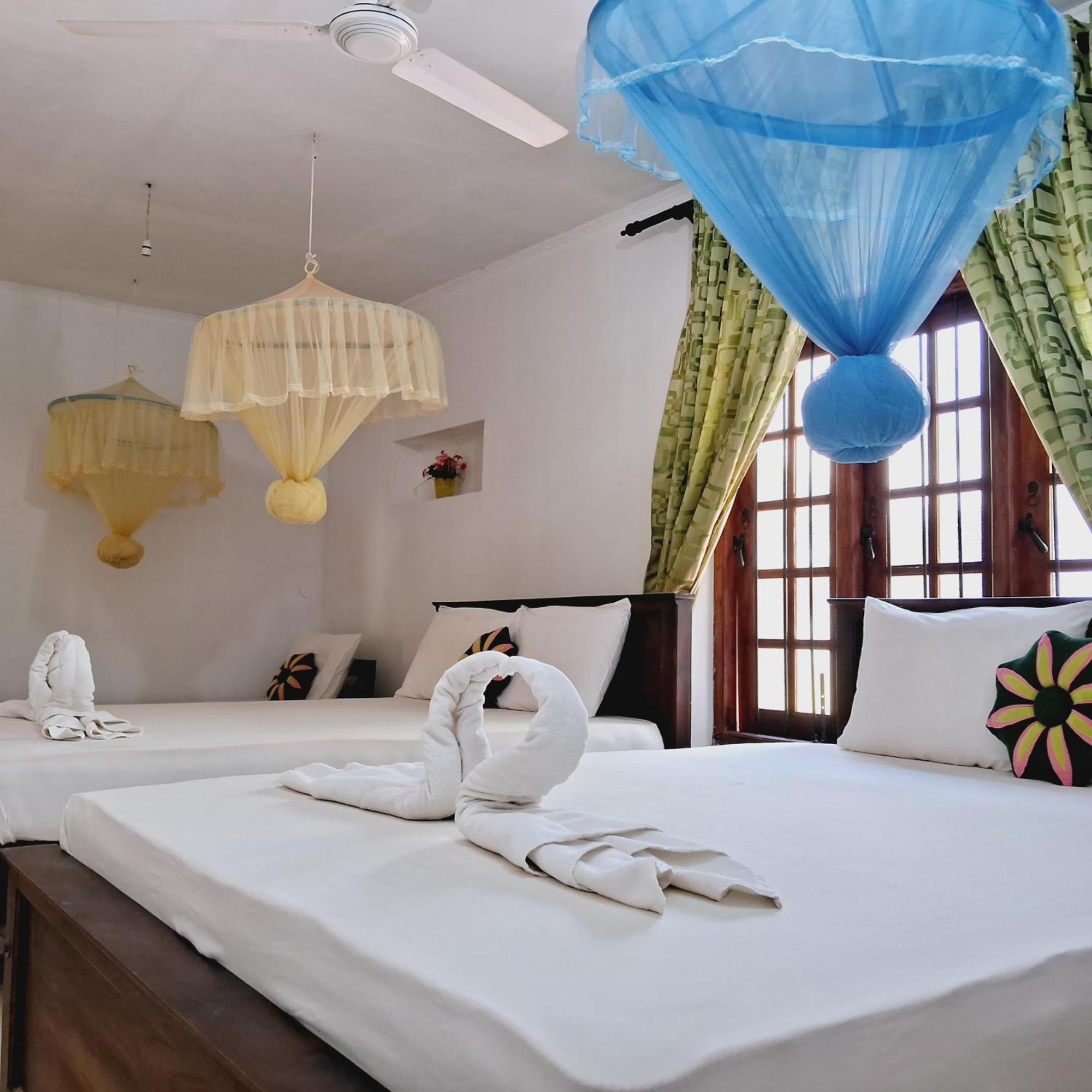 הבאראנה Sanjana Home Stay מראה חיצוני תמונה