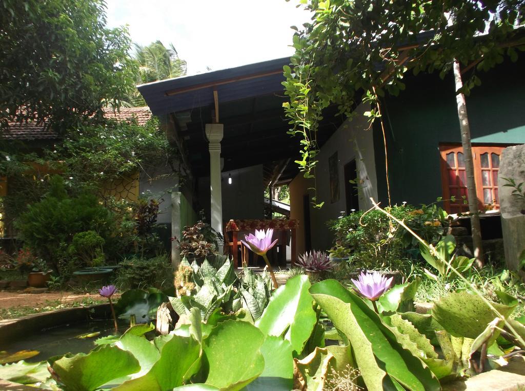 הבאראנה Sanjana Home Stay מראה חיצוני תמונה