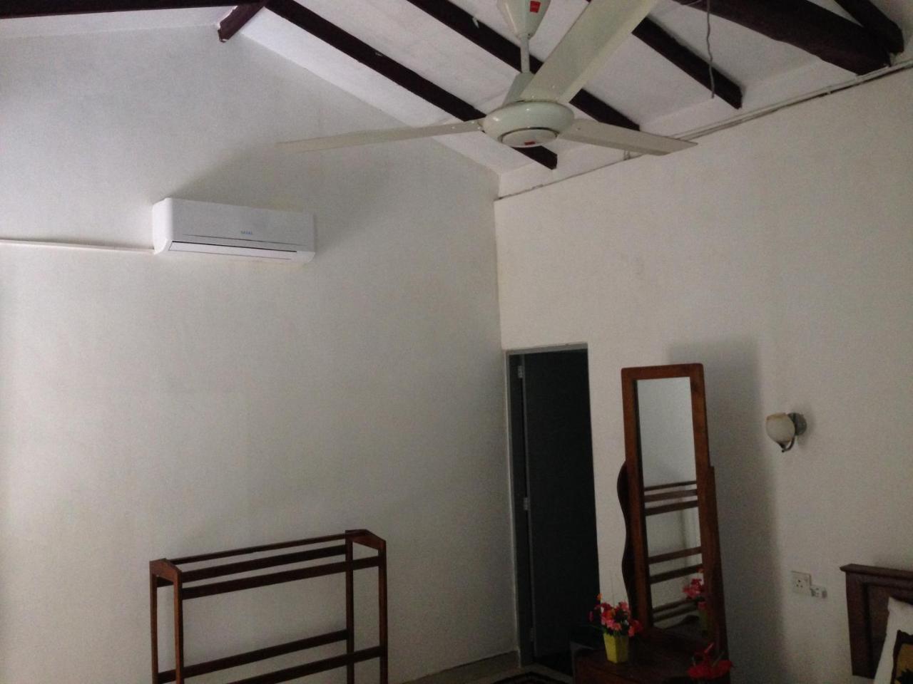 הבאראנה Sanjana Home Stay מראה חיצוני תמונה